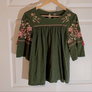 Boho St. John’s Bay Top with Pink Floral Embroidery, Size M